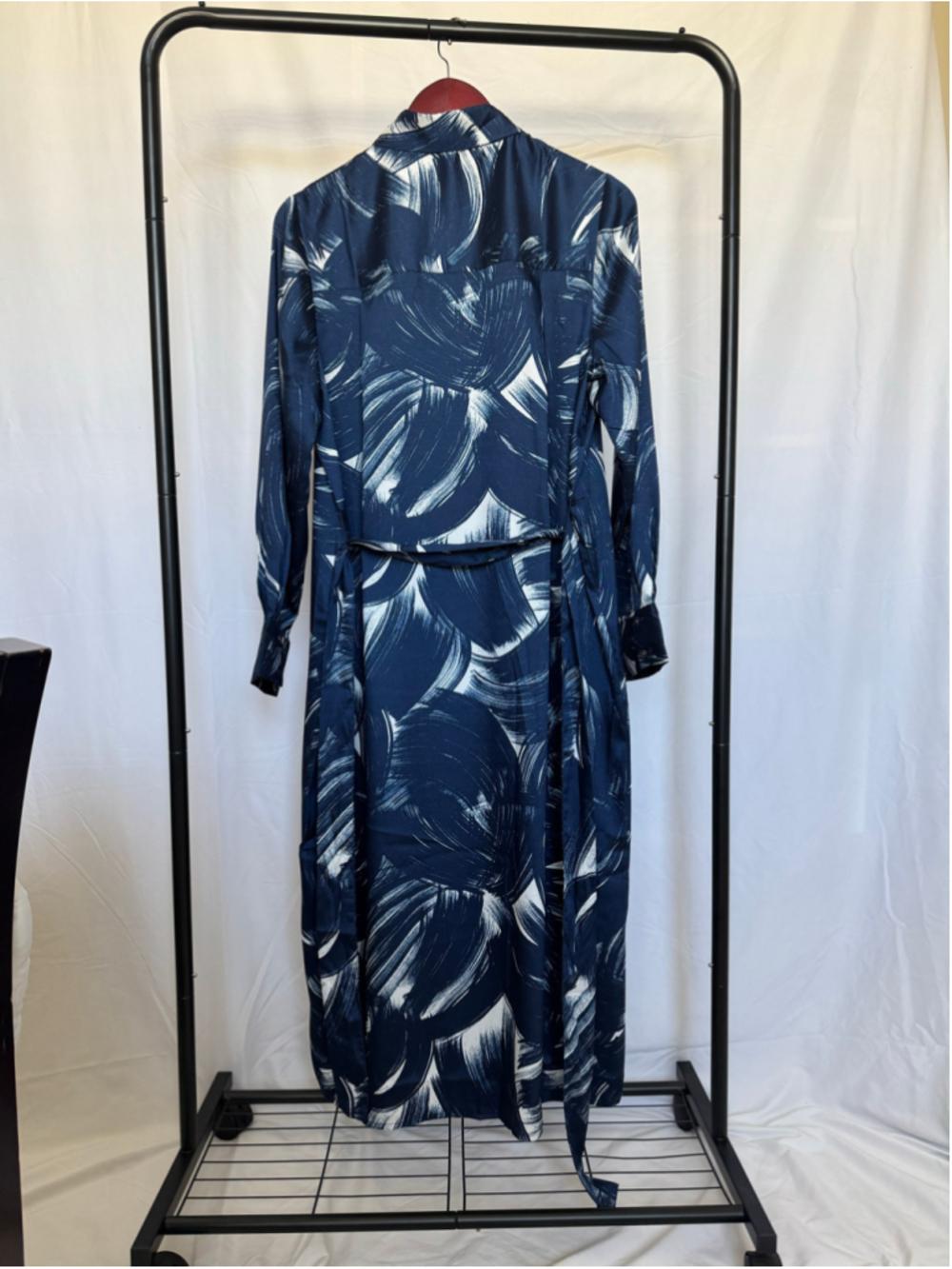 Women's Banana Republic Tie-Waist Midi Shirtdress Size M in Blue Paint Splash - Picture 6 of 8